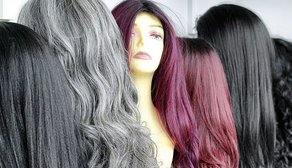Synthetic vs. Human Hair Wigs: What&#039;s the Difference?